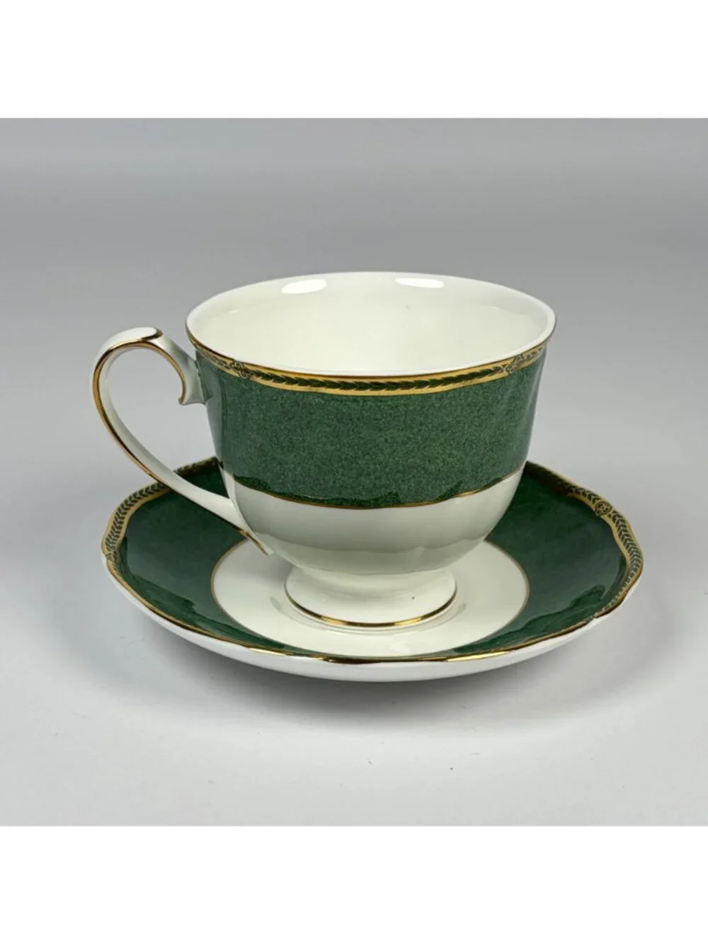 1991 Wedgwood Crown Emerald Bone China Tea Cup & Saucer Made in England